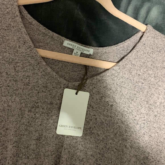 Green envelope tee - Picture 3 of 4